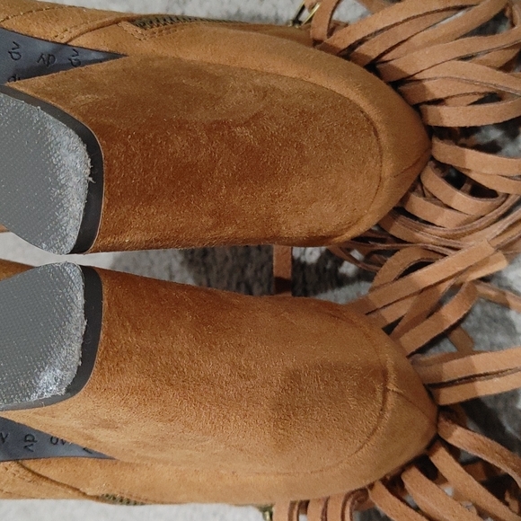 DV By Dolce Vita Fringe Booties Brown EUC Size 6 - Picture 7 of 7